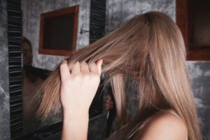 H&aacute;bitos clave para hacer crecer el cabello r&aacute;pido