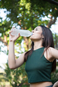 Beber m&aacute;s agua cambia m&aacute;s de lo que imaginas - image by magnific